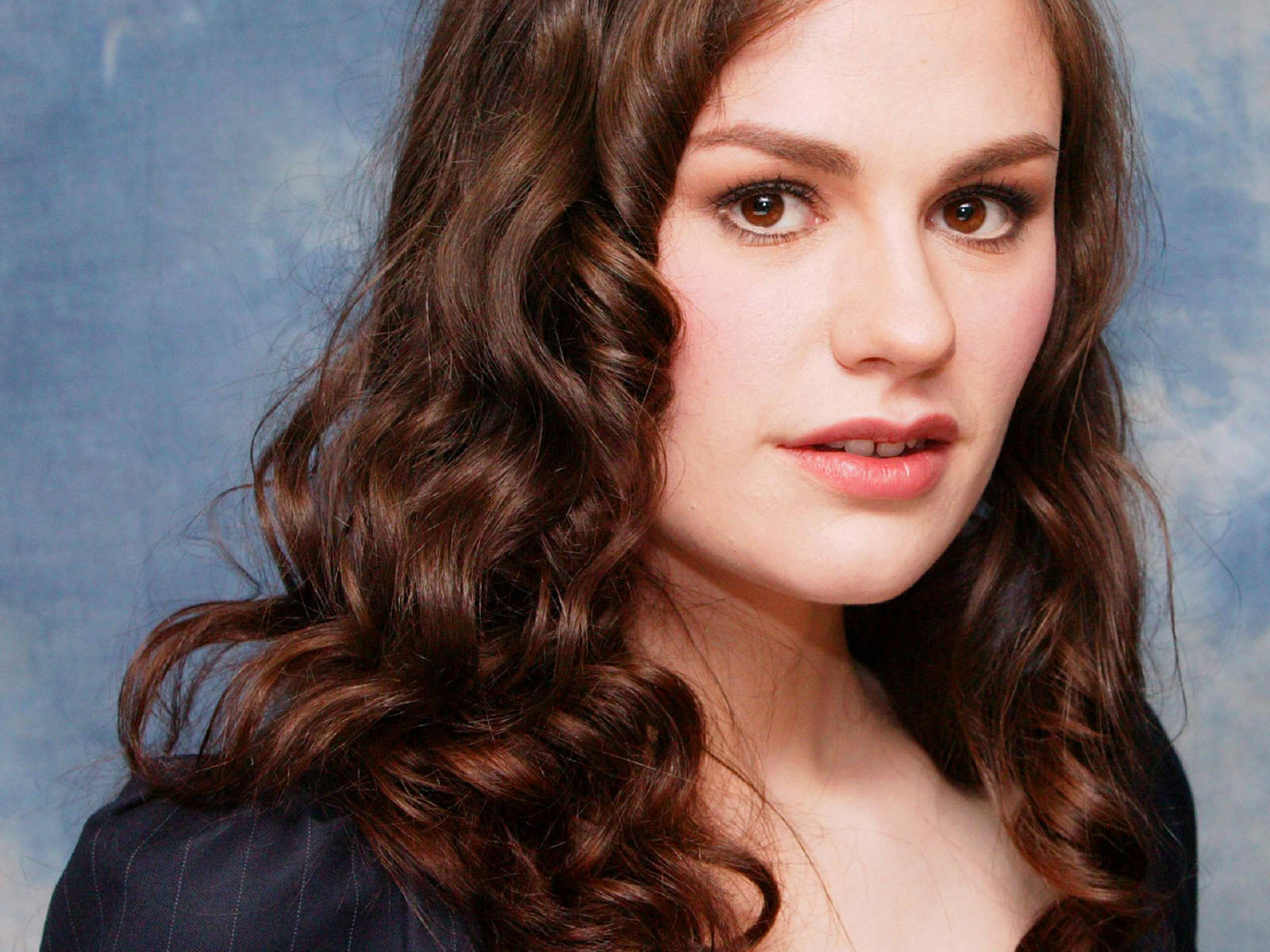 Anna Paquin Pictures