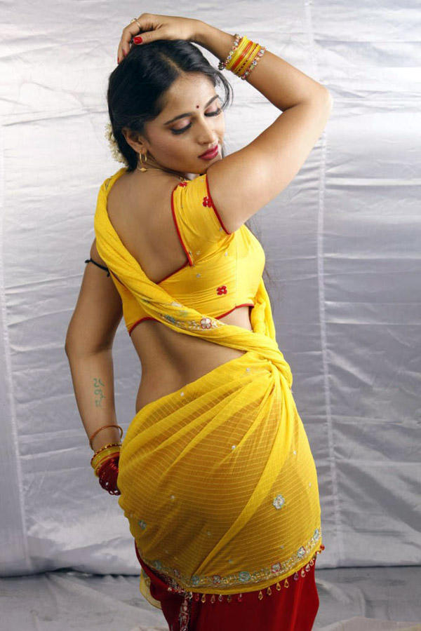 Anushka Shetty Stills Yellow Saree