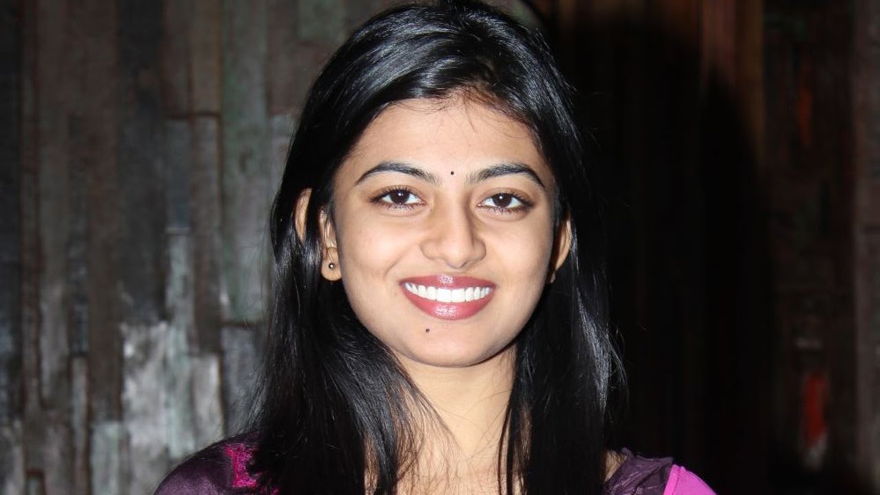 Anandhi Actress Photos