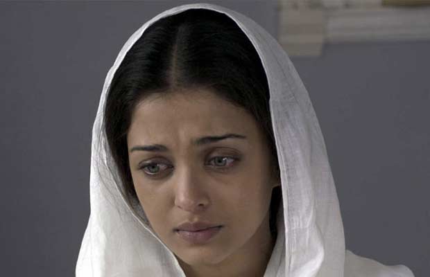 Sarabjit Movie Aishwarya Rai Bachchan White Dress Photos