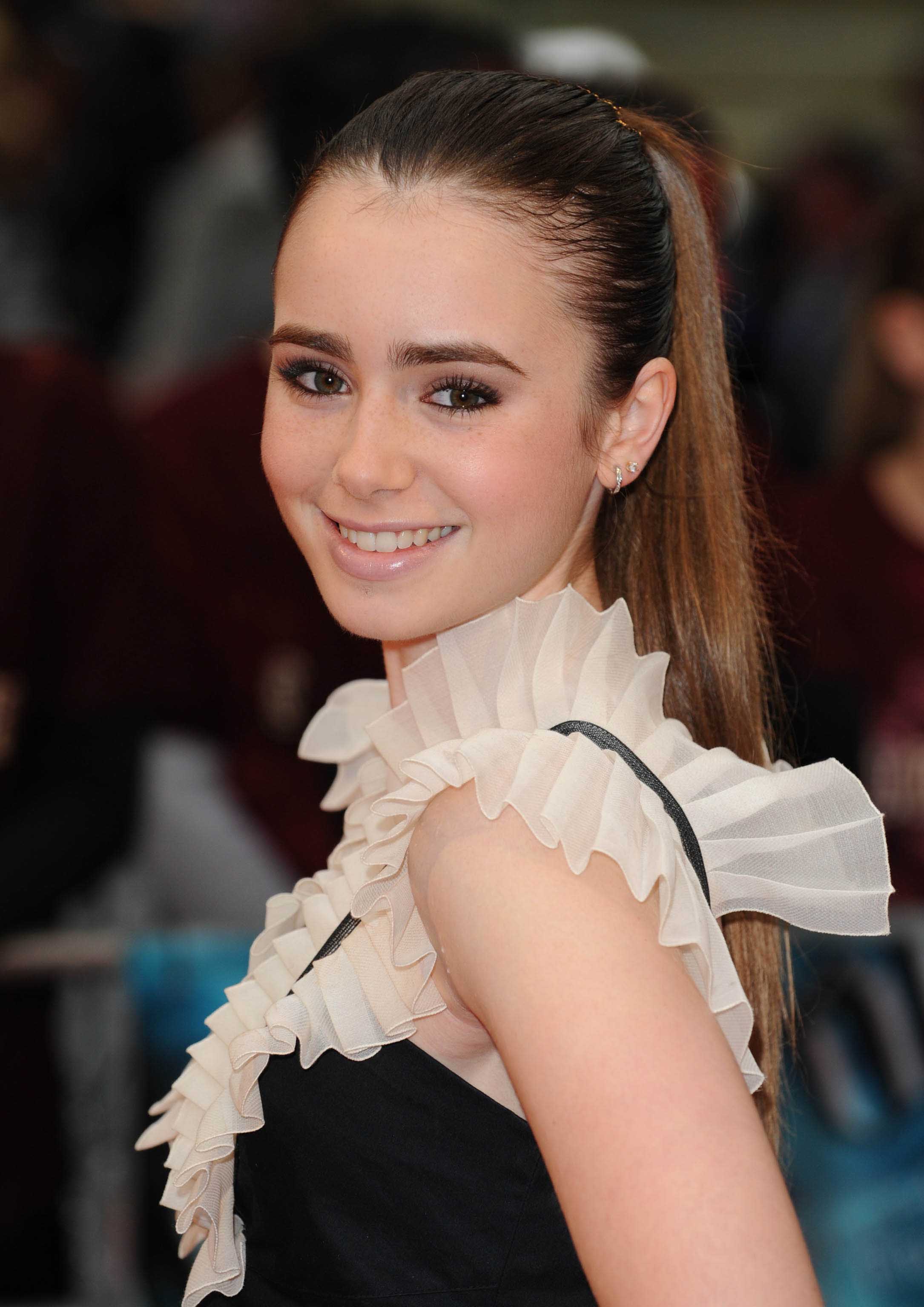 Lily Collins Gallery