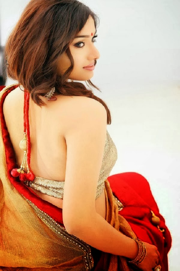 Aishwarya Devan Backless Saree Photos