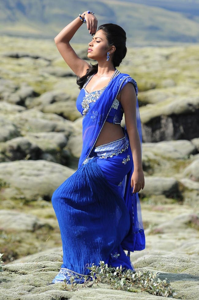 Amala Paul Saree Blue Glamour Stills