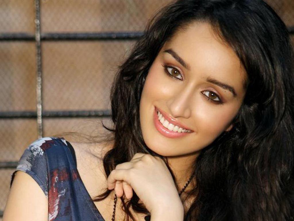 Indian Actress Shraddha Kapoor Pictures