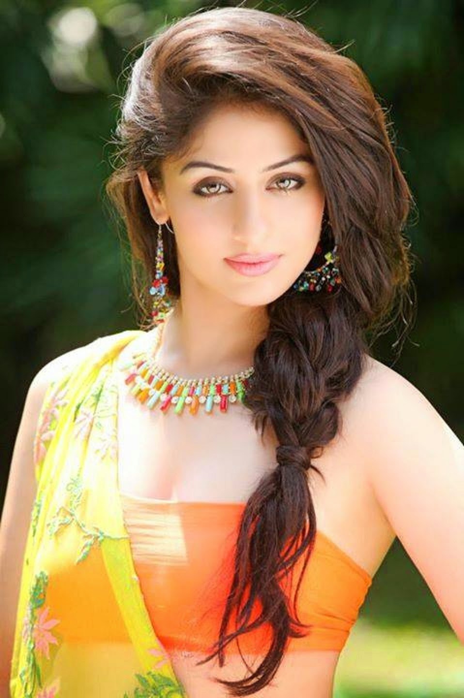 Ankita Sharma Hairstyle Pics