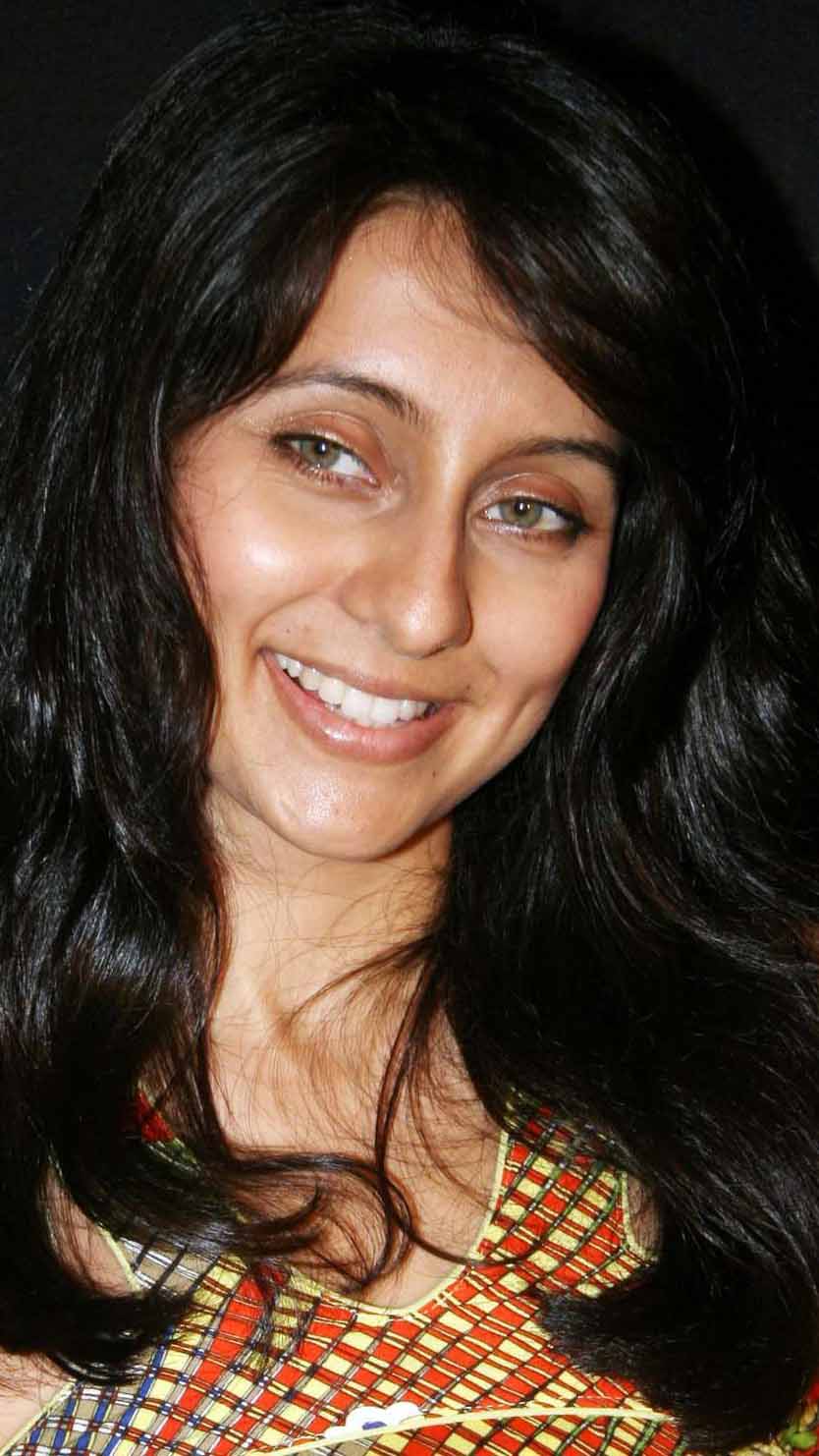 Anusha Dandekar Face Pictures