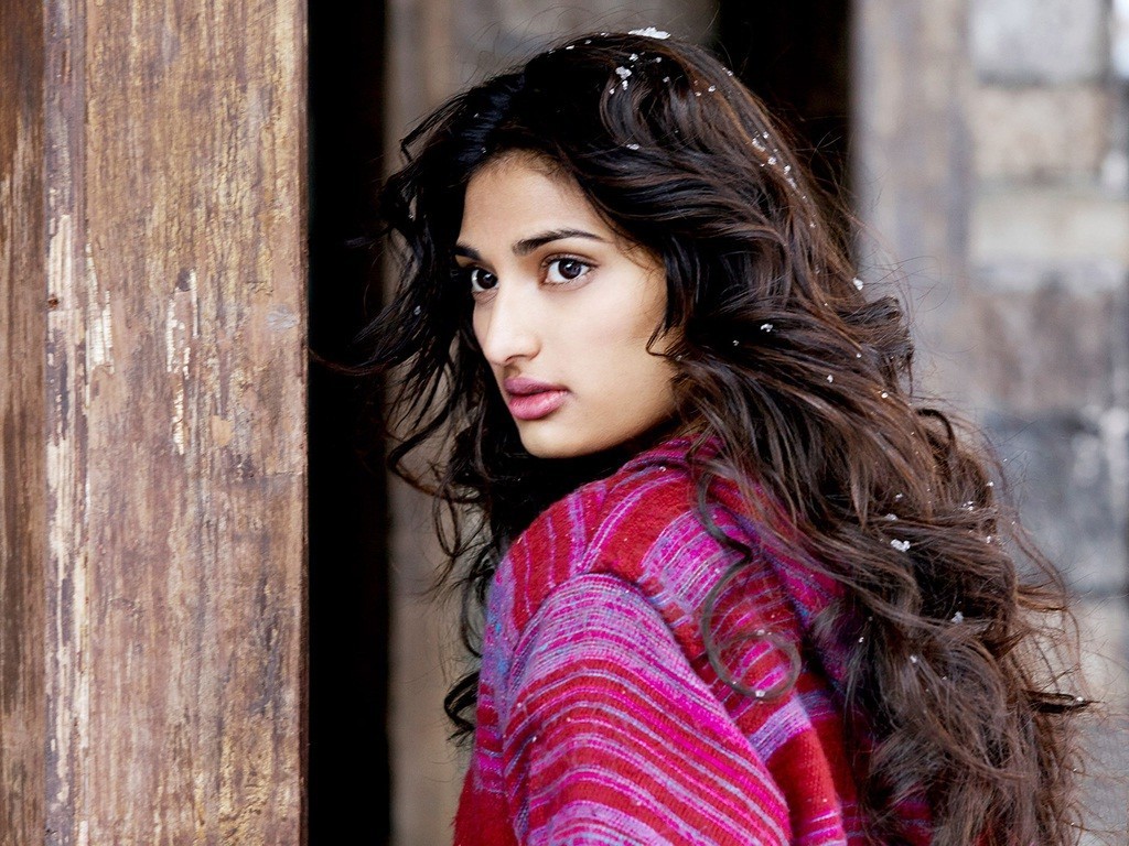 Athiya Shetty Cute Look Pictures