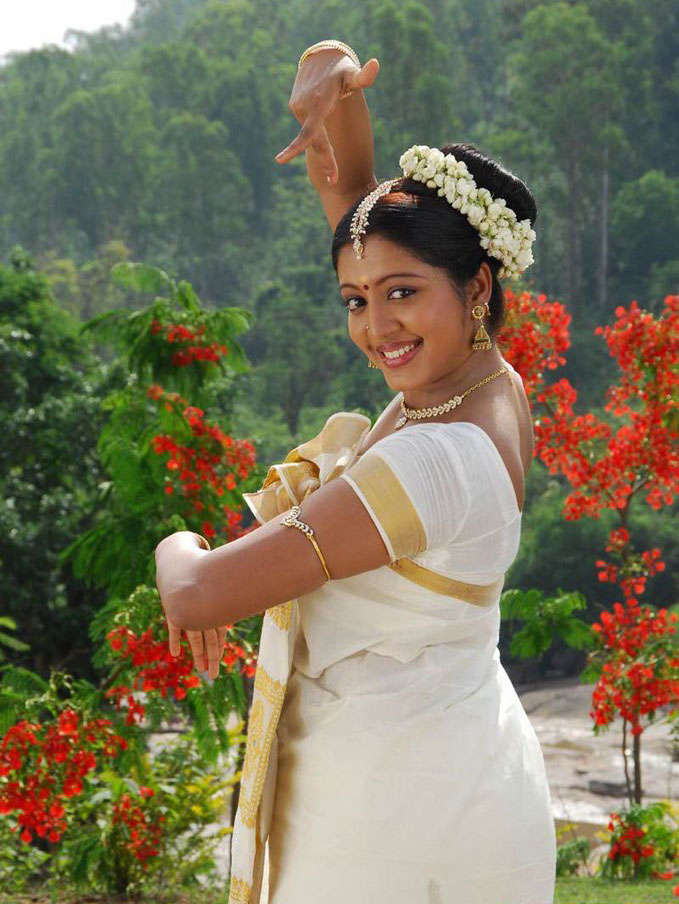 Gopika Kerala Set Saree Photos