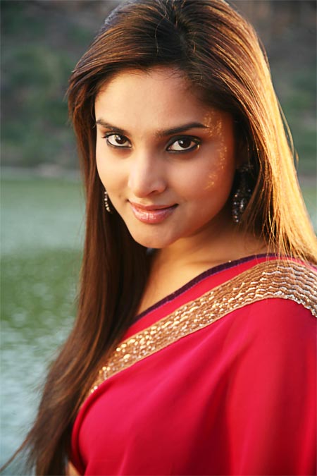 Ramya Saree Face Photos