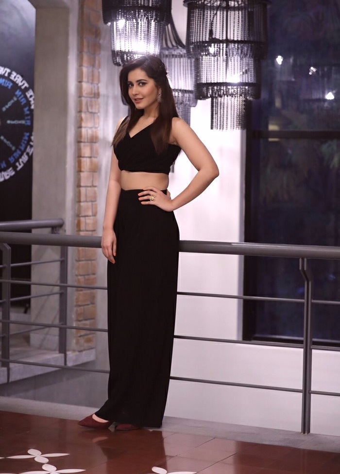 Rashi Khanna Black Dress Wide Wallpaper
