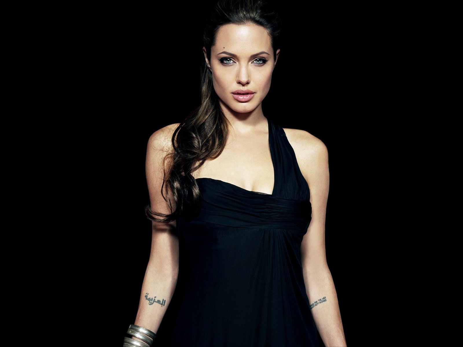 Angelina Jolie Unseen Pics