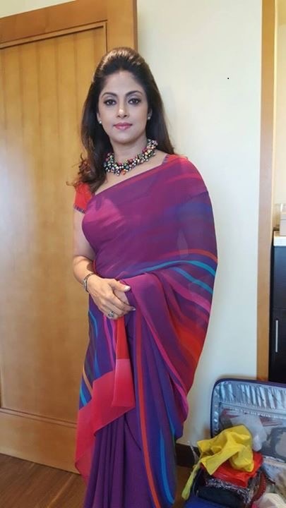 Actress Nadiya Moidu Saree Photos