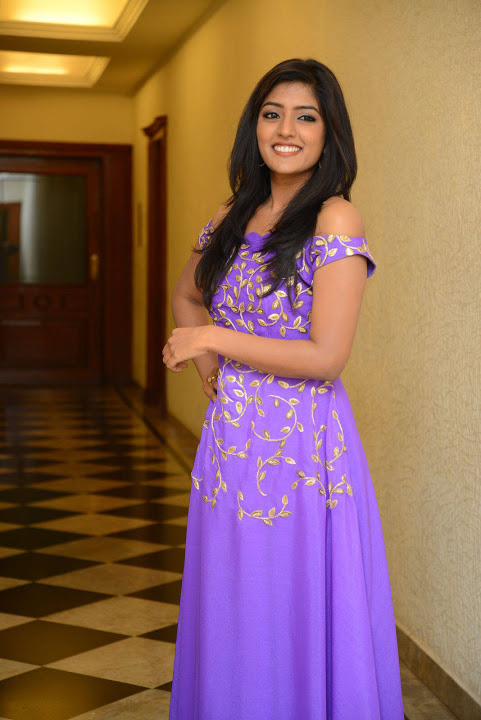 Eesha Rebba Purple Dress Smile Pose Fotos
