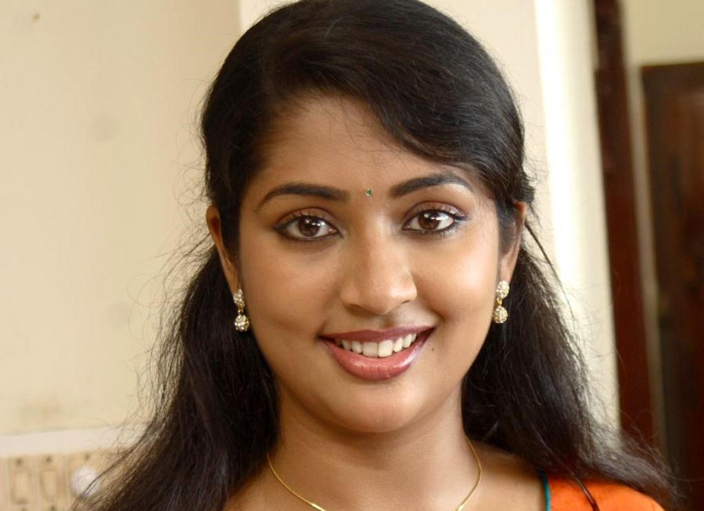 Navya Nair Beauty Pictures