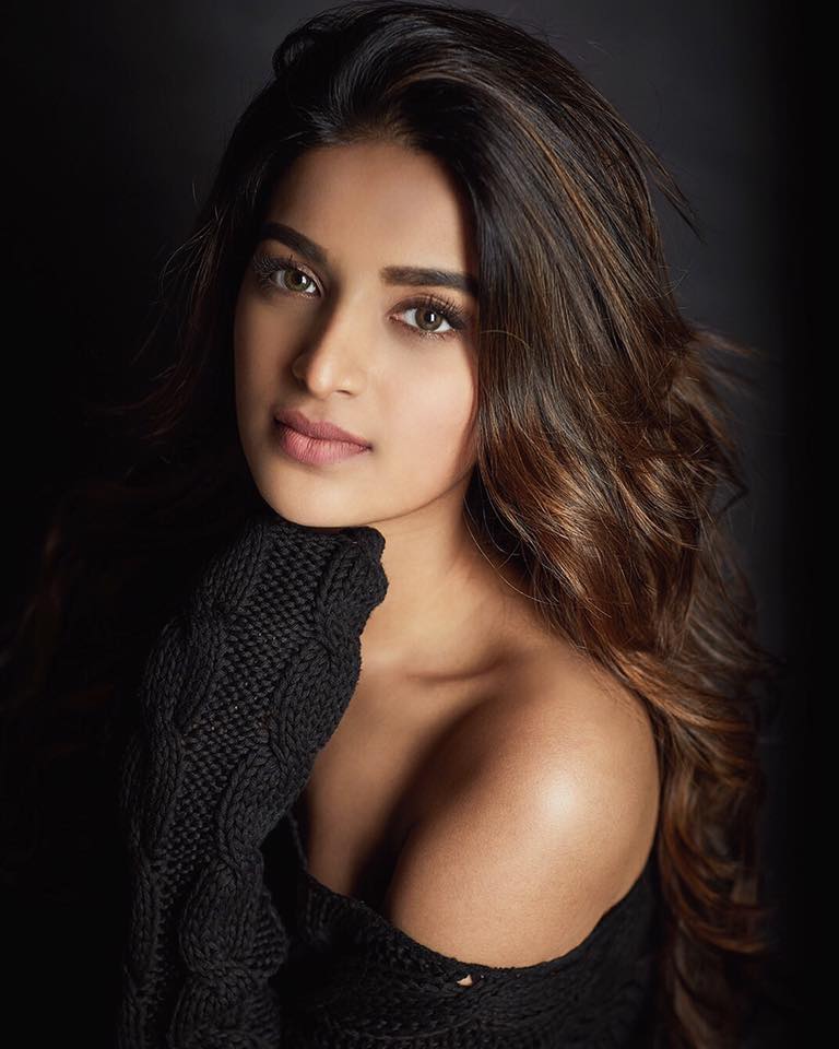 Nidhhi Agerwal Romantic Pictures