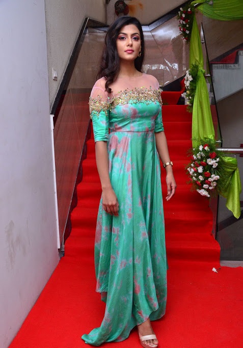 Anisha Ambrose Green Dress Wallpaper