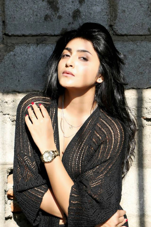 Avantika Mishra Black Dress Photoshoot Wallpaper