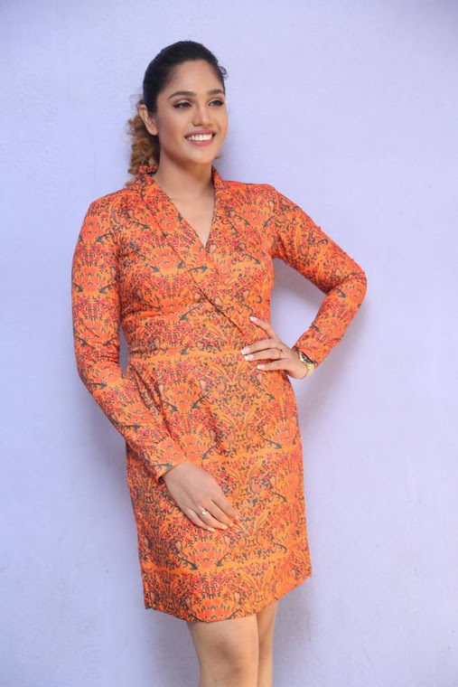 Mumtaz Sorcar Orange Coor Dress Wallpaper