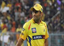 ms dhoni yellow color t shirt photos