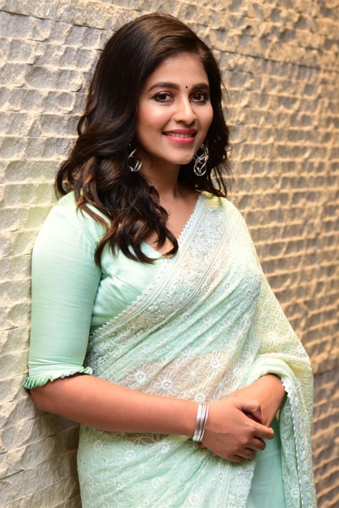 Beautiful Actress Anjali Wallpaper