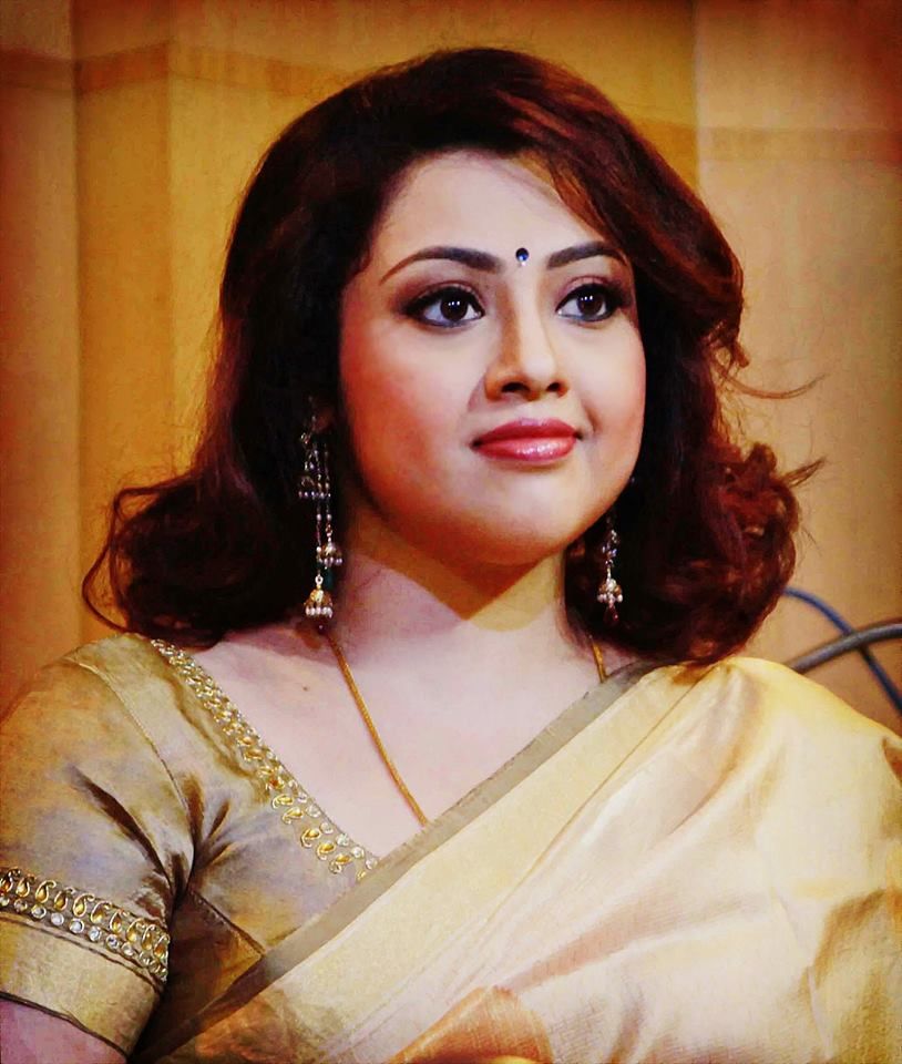 Actress Meena Fotos