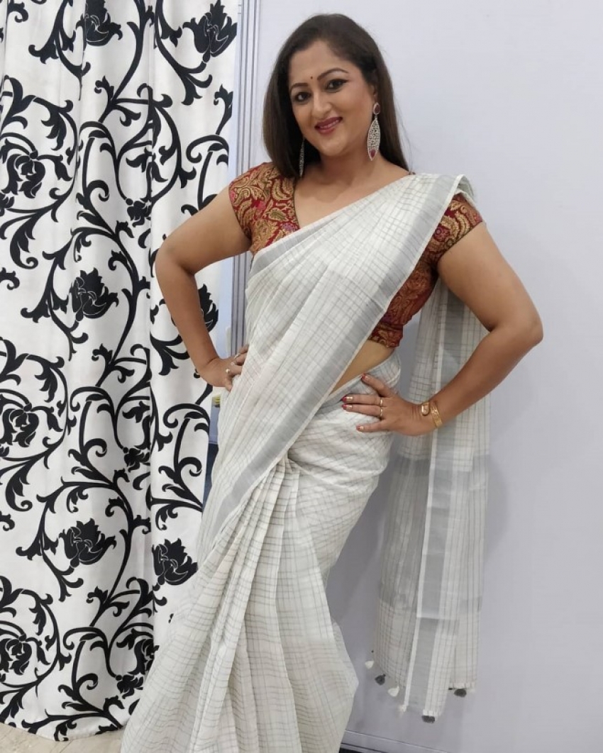 Rekha Krishnappa In White Saree