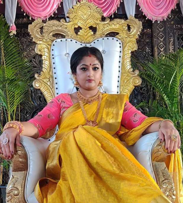 Rekha Krishnappa In Yellow Saree Pictures