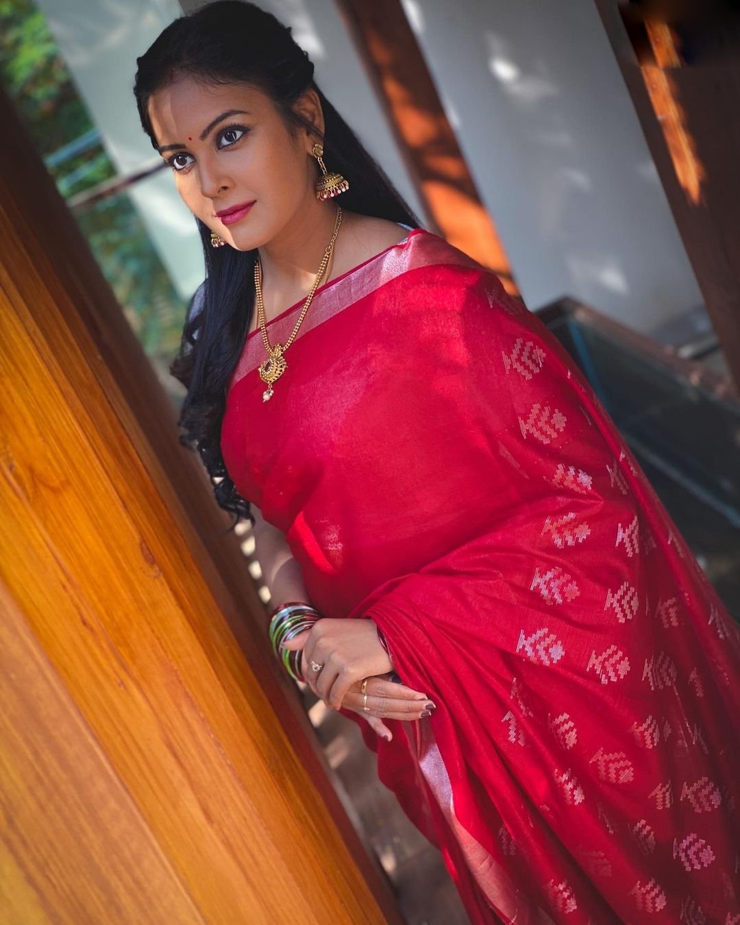 South Actress Chandini Tamilarasan In Red Saree