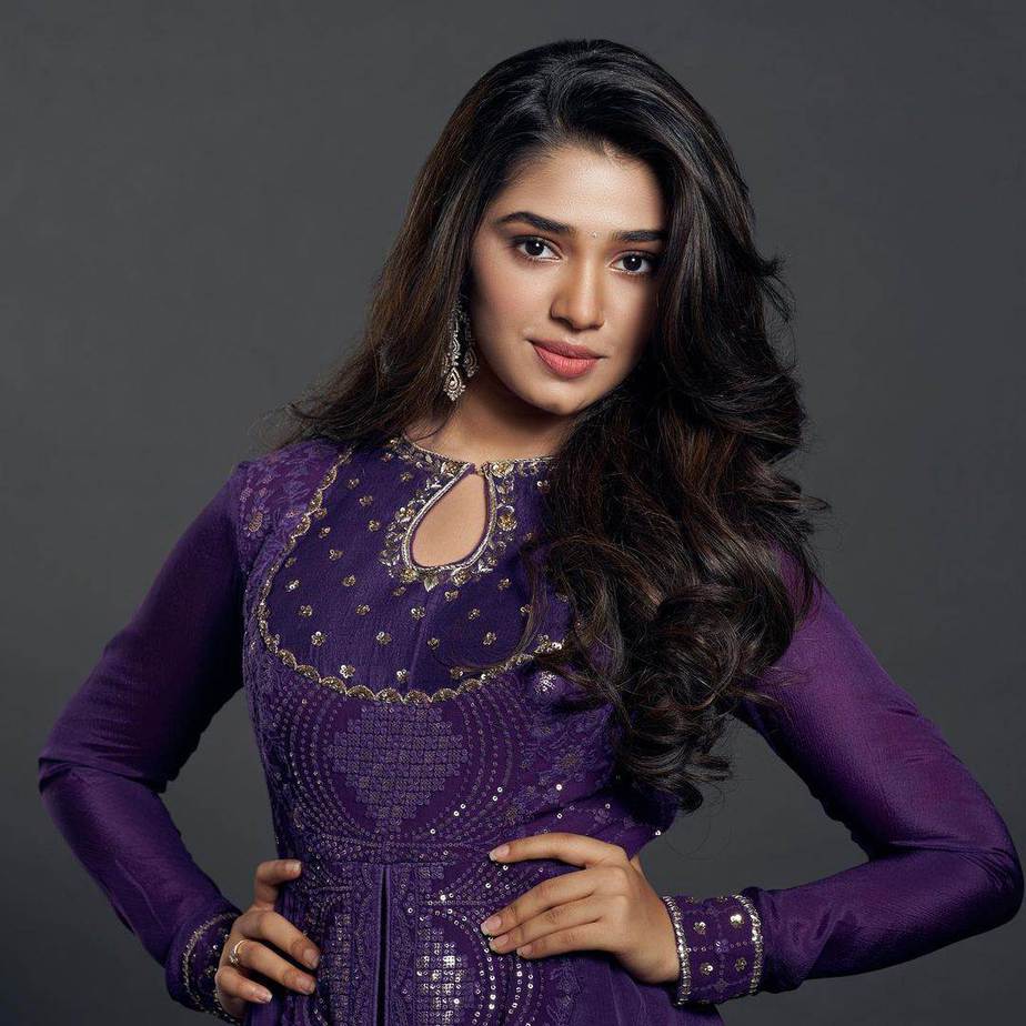 Krithi Shetty In Purple Dress
