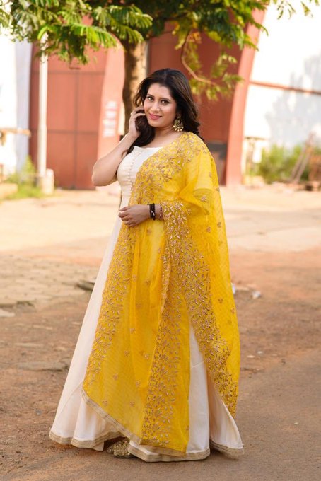 Priyanka Deshpande In White Salwar