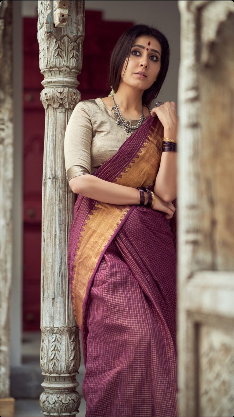 Rashi Khanna In Traditional Saree Pictures