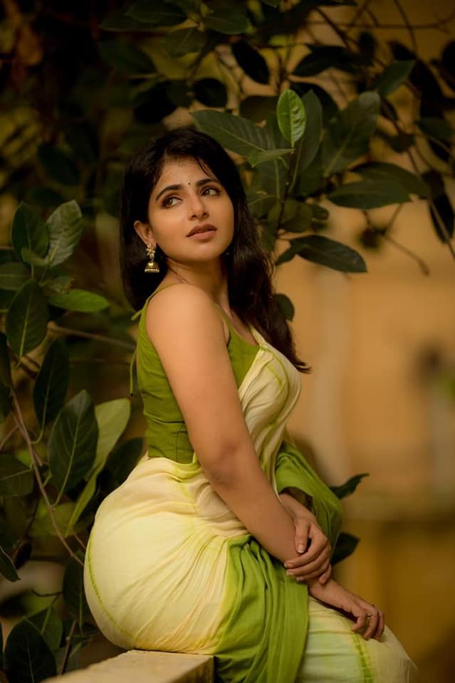 Actress Iswarya Menon Images