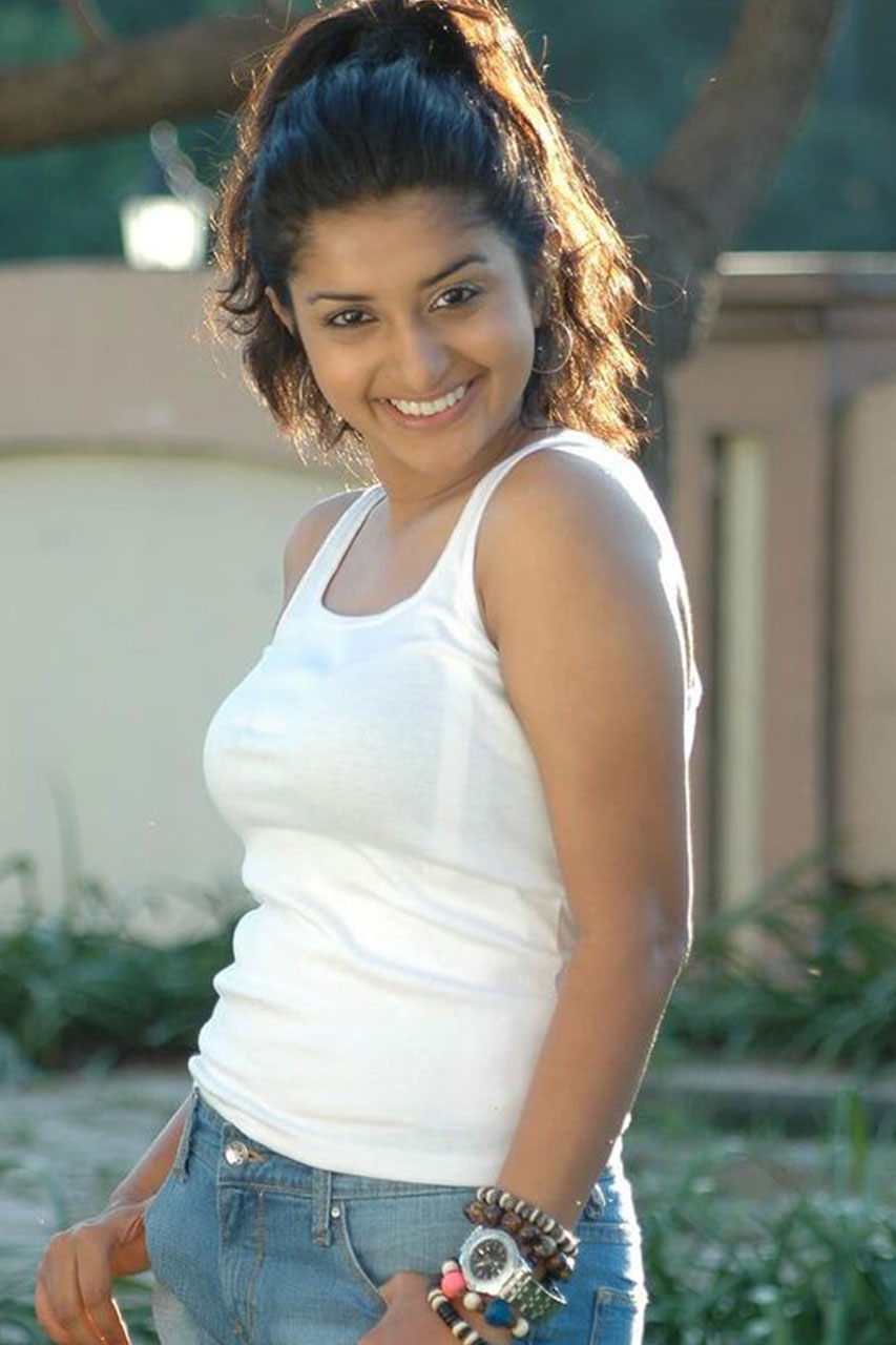 Actress Meera Jasmine Unseen Pictures