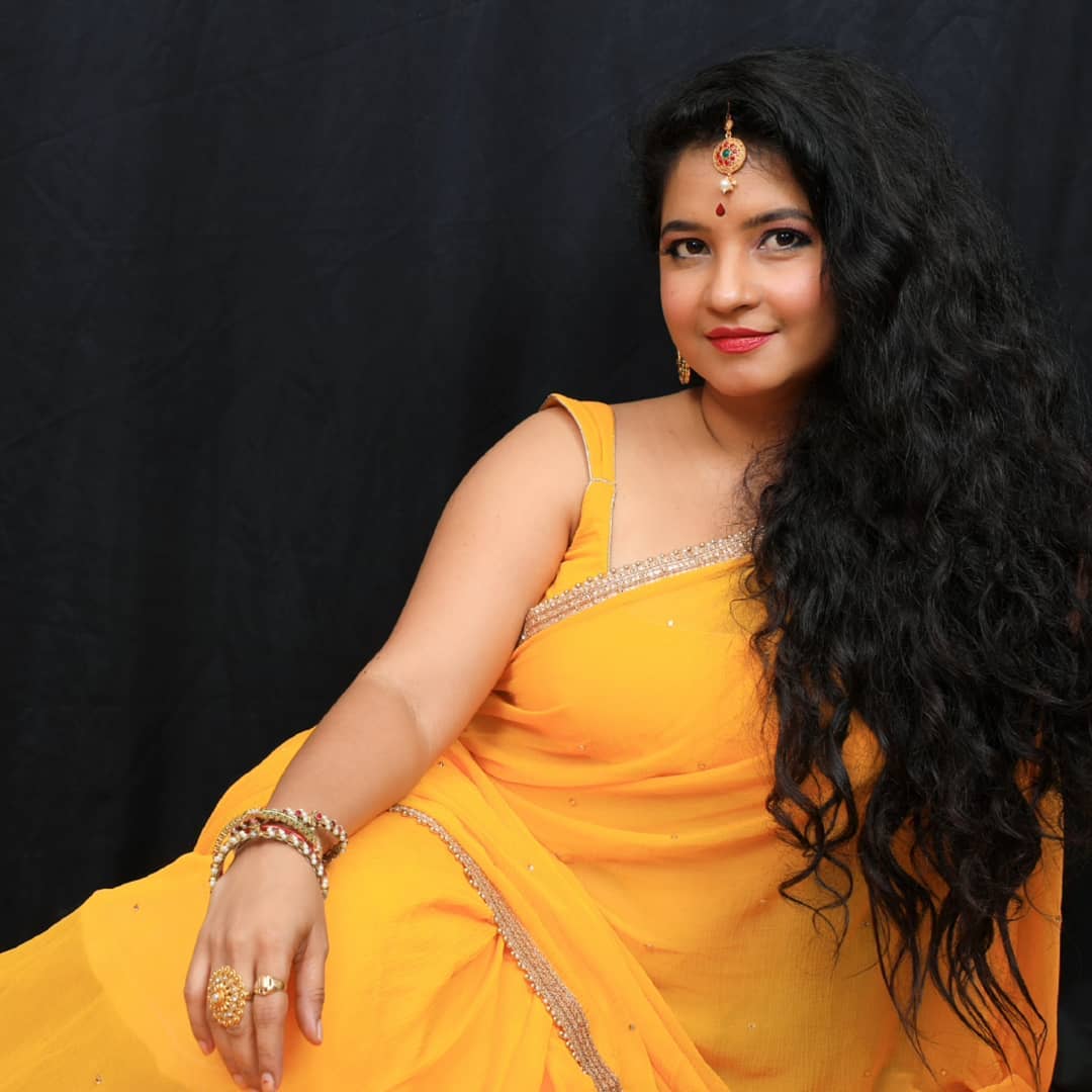 Gorgeous Actress Shubha Poonja In Yellow Saree