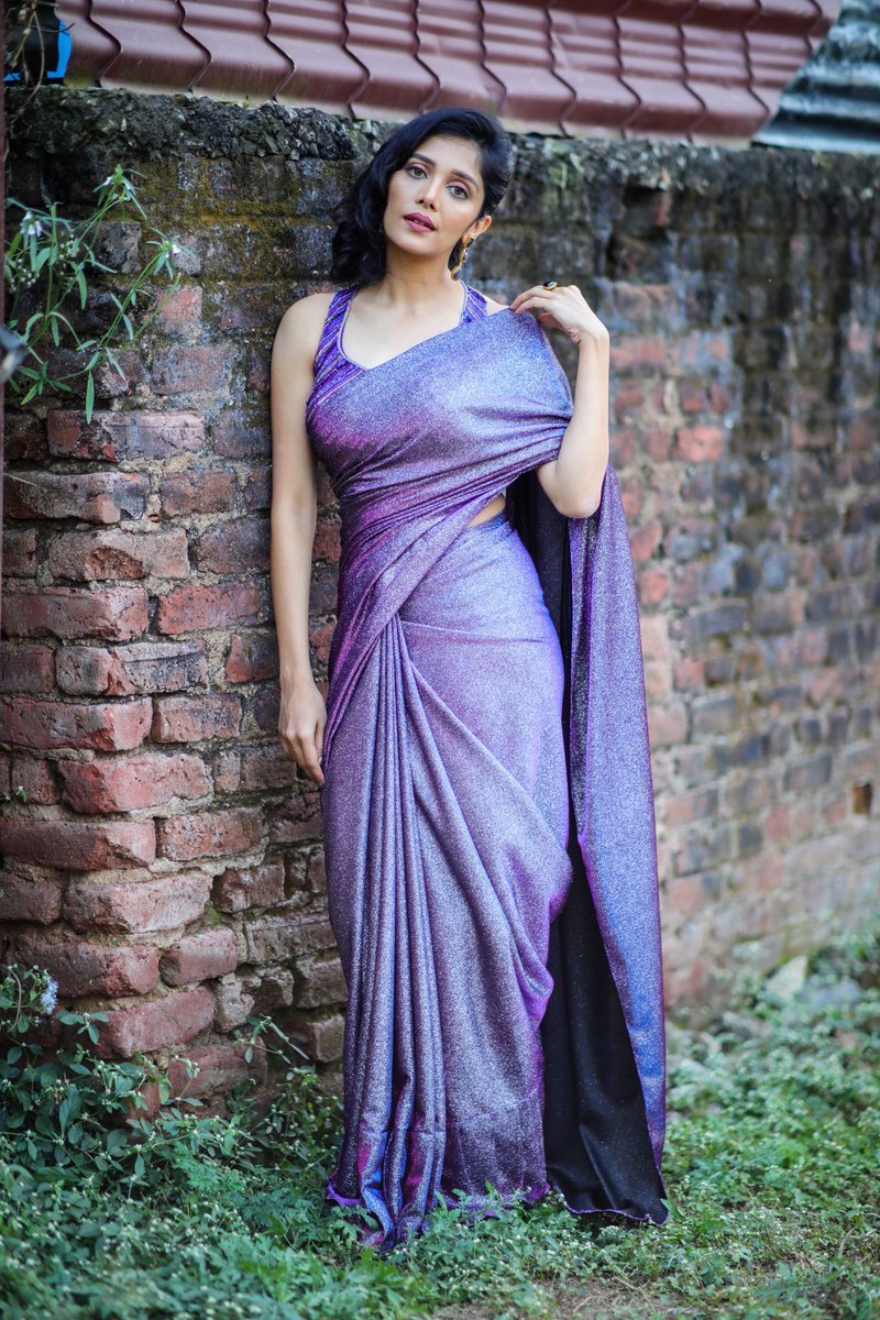 Kannada Actress Milana Nagaraj Sleeveless Saree Pics