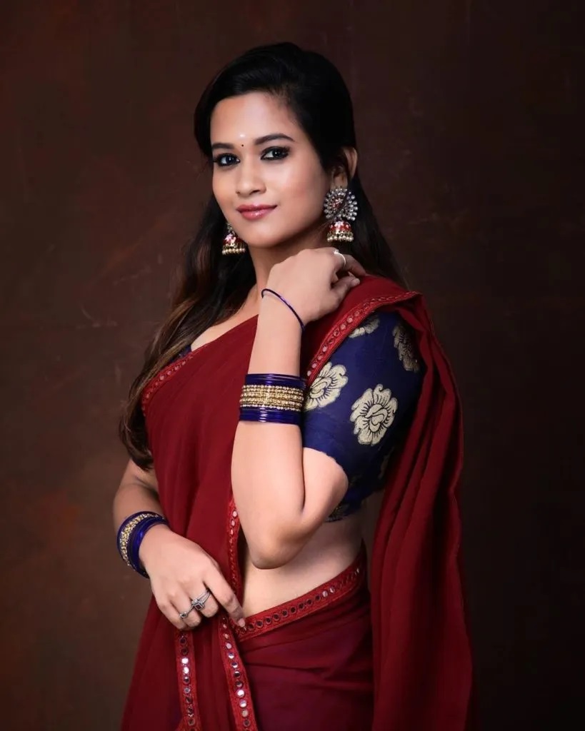 Serial Actress Kaavya Arivumani Saree Pics