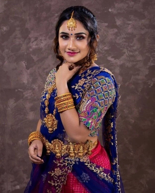 Raveena Daha In Saree Photoshoot Pictures