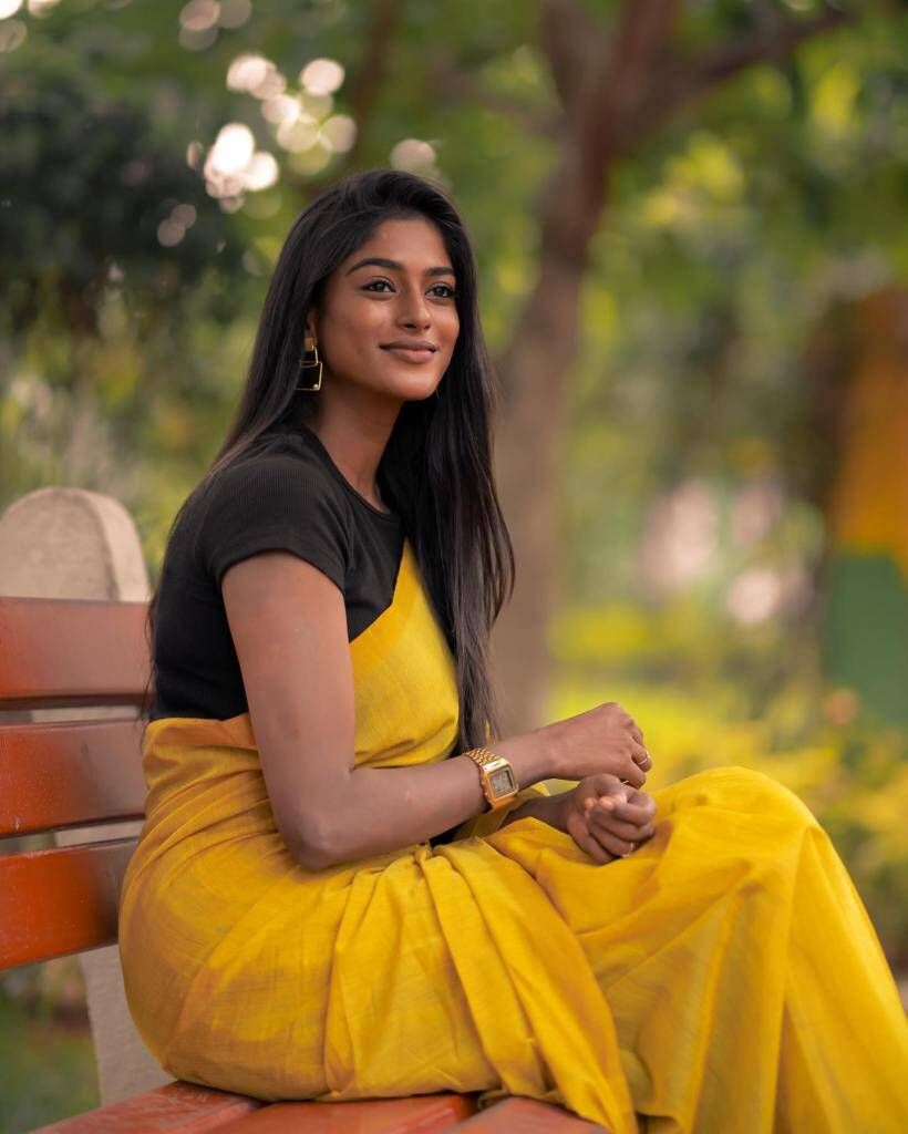 Serial Actress Vinusha Devi In Yellow Saree