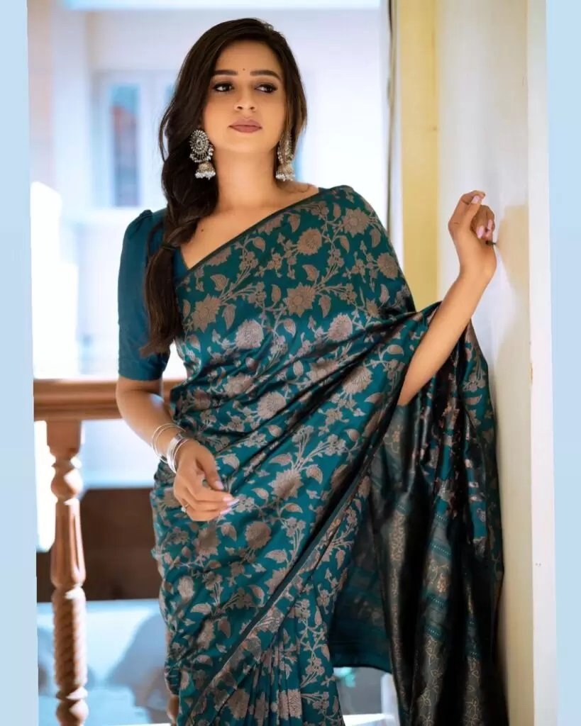Television Actress Divya Ganesh Photoshoot Pics
