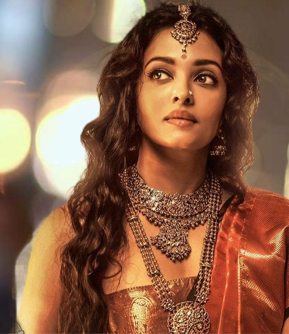 Aishwarya Rai In Latest Movie Fotos