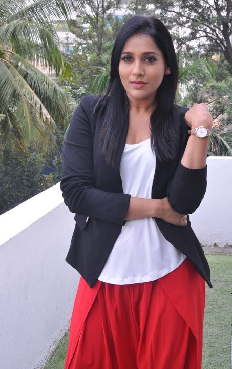 Rashmi Gautam At Next Nuvve Movie Pics