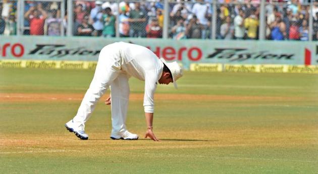 Sachin Tendulkar Test Bowling Stills