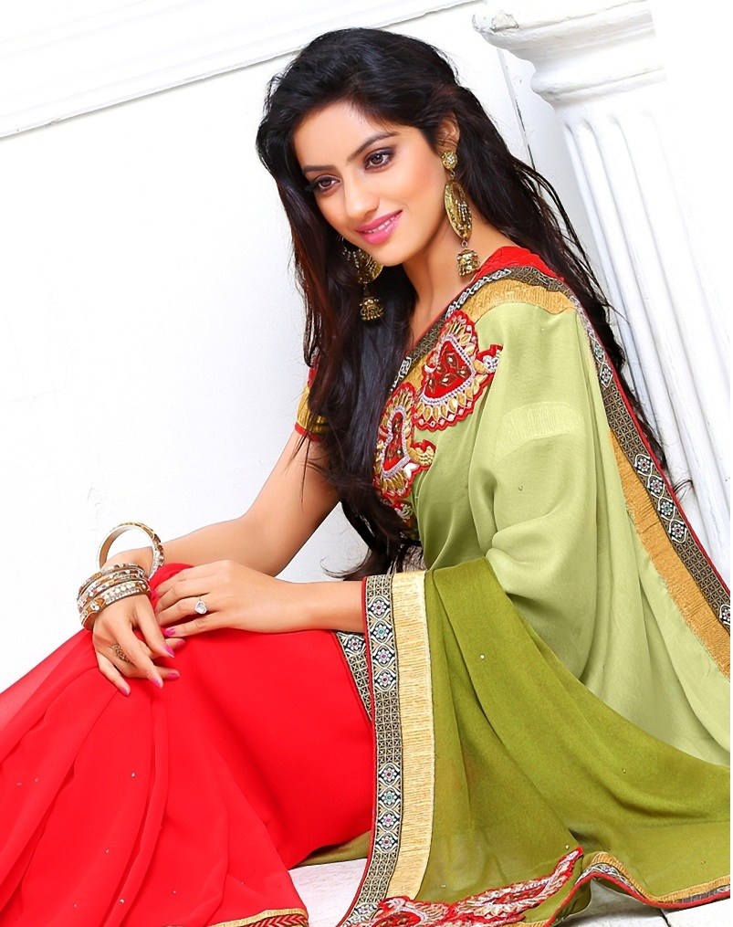 Deepika Singh Saree Side Look Pics
