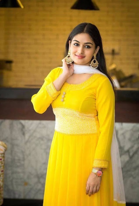 Prayaga Martin Yellow Dress Hd Image