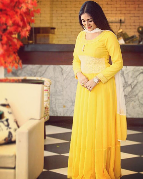 Prayaga Martin Yellow Dress Hd Pictures