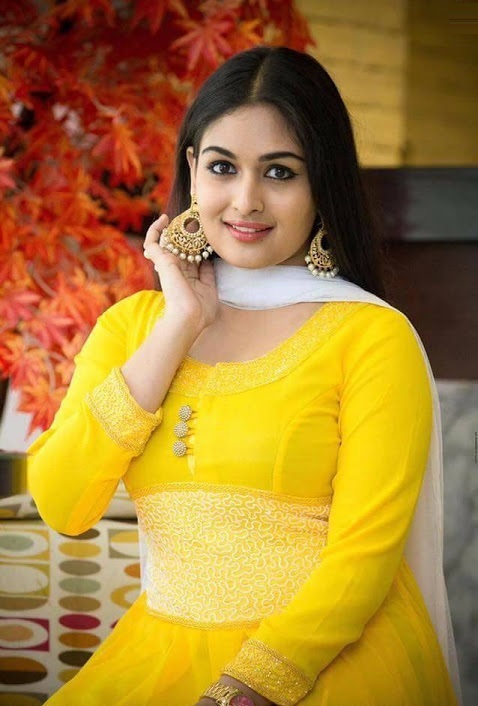Prayaga Martin Yellow Dress Hd Stills