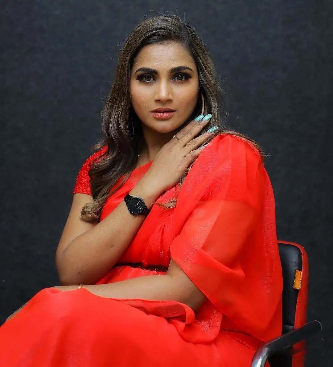 Myna Nandhini In Red Gown
